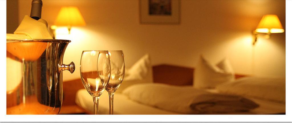 Hotel "Die Kupferpfanne" Donaustauf Bagian luar foto